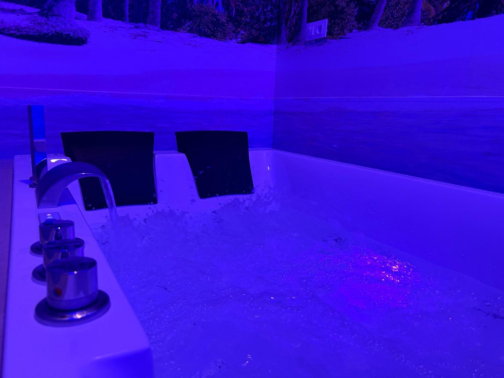 Habitacion Con Jacuzzi Y Bano Privado Madrid Eksteriør bilde