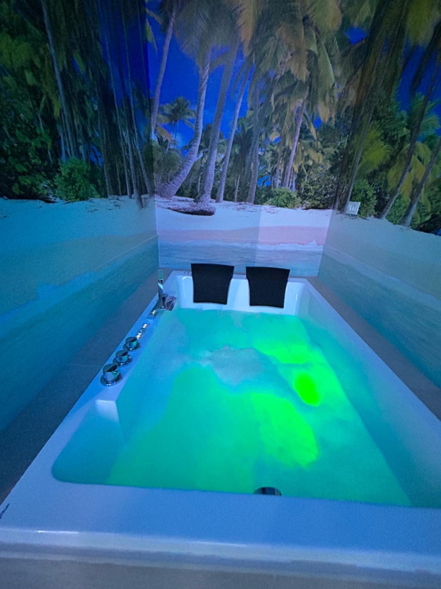 Habitacion Con Jacuzzi Y Bano Privado Madrid Eksteriør bilde